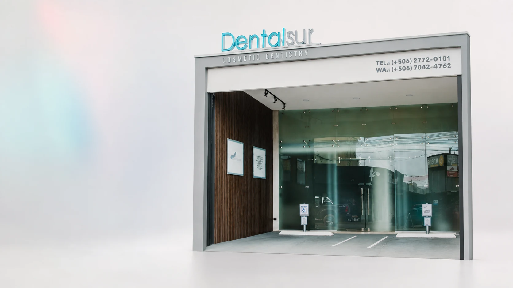 DentalSur clinic exterior on Av. 1 in San Isidro de El General, Pérez Zeledón, Costa Rica — glass entrance with DentalSur Cosmetic Dentistry signage