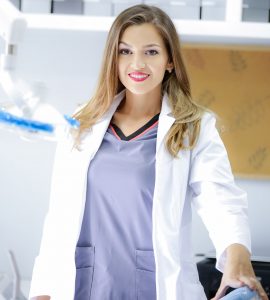 Dr. Laura Valverde